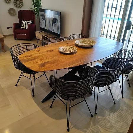 Evans Realty Av & Piscina & Bbq & Chill Out מיחאס