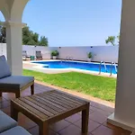 Evans Realty Av & Piscina & Bbq & Chill Out Вилла