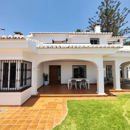 Evans Realty Av & Piscina & Bbq & Chill Out Вилла