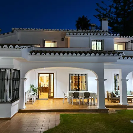 Evans Realty Av & Piscina & Bbq & Chill Out Вилла Михас